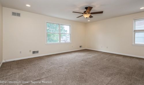 317 Pine St, Middletown NJ  07748-5545 exterior