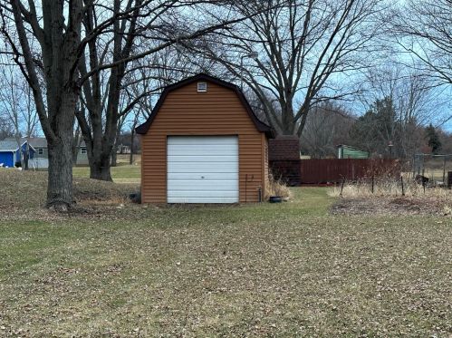 2118 43rd St, Caledonia, WI 53108-9402