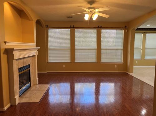 107 Burberry Cir, Conroe TX  77384-5065 exterior
