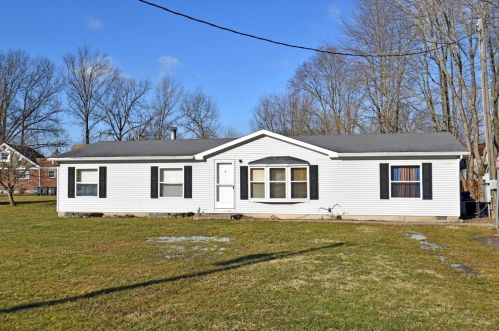 3917 Gardner Ln, Cincinnati, OH 45245-2301