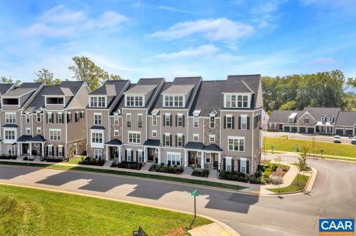 5473 Golf Dr, Crozet, VA 22932-1528