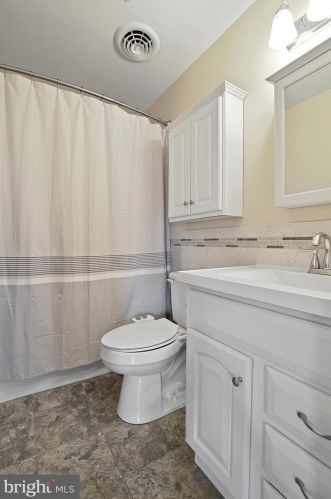 24 Clendaniel Dr, Dover DE  19904-9628 exterior