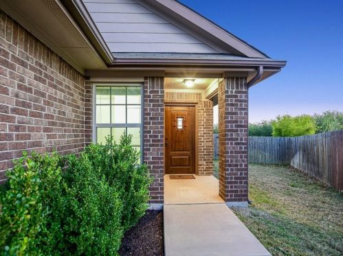 6809 Crestone Rd, Austin, TX 78744-1789