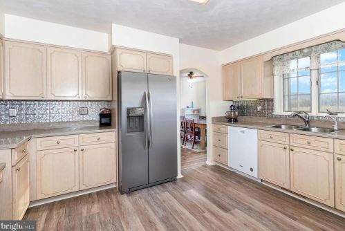 11 Thrush Dr, Carlisle PA  17015-7653 exterior