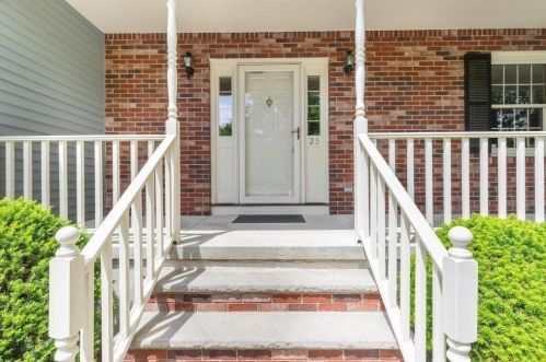 25 Ashwood Ave, Wilmington, MA 01887-4403