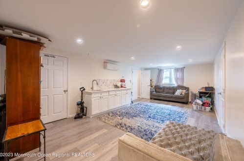 451 Middle Rd, Hazlet NJ  07730-2483 exterior
