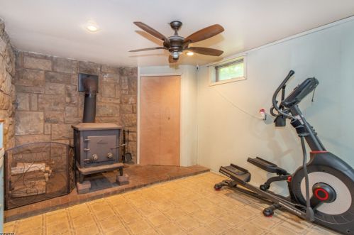 94 Fernwood Rd, Wantage NJ  07461-1013 exterior