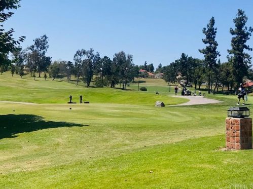 911 Concord Ct, Vista CA  92081-8925 exterior