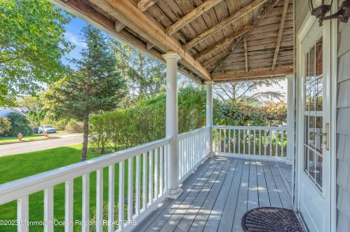 45 Washington Ave, Leonardo NJ  07737-1411 exterior