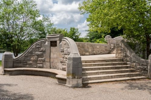 54 Park Ave, Verona NJ  07044-2445 exterior