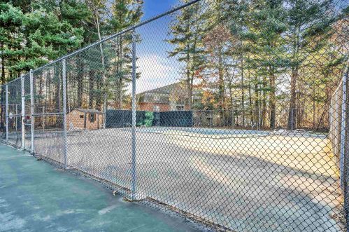 19 Blackstone Dr, Nashua NH  03063-5099 exterior