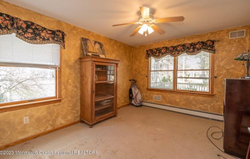 4 Fletcher Pl, Island Heights NJ  08732-7748 exterior