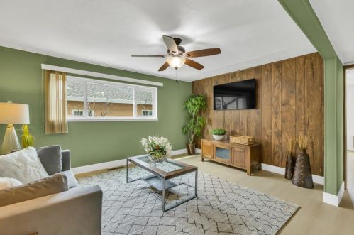 9020 Grove St, Elk Grove CA  95624-2318 exterior