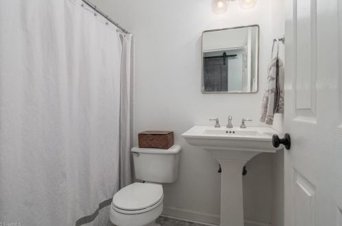 2704 Bardwell Rd, Greensboro NC  27410-8259 exterior