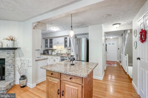 10902 Barton Hill Ct, Herndon VA  20191-5000 exterior