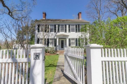 67 Old Field Rd, Strongs Neck, NY 11733-1669