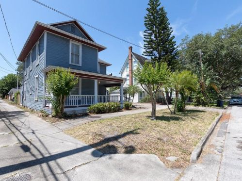 209 4th St, Sanford, FL 32771-1904