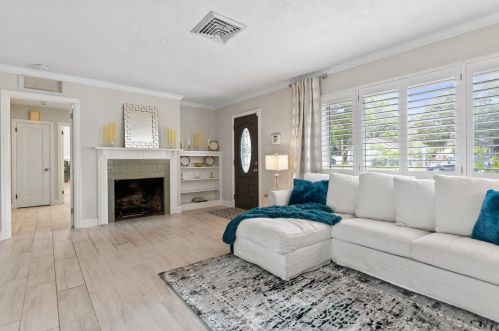 3535 19th St, Saint Petersburg, FL 33713-2817