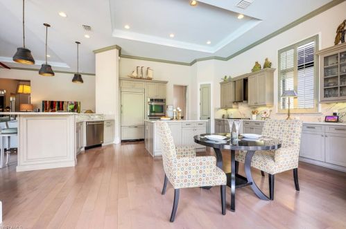 2239 Residence Cir, Naples FL 34105-3084 exterior