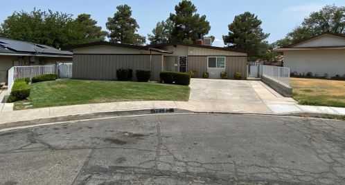 16093 Lakewood Pl, Victorville, CA 92395-4330