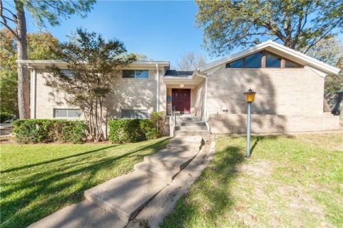 632 Caduceus Ct, Hurst, TX 76053-5753