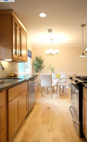 8169 Arroyo Dr, Pleasanton, CA 94588-8155