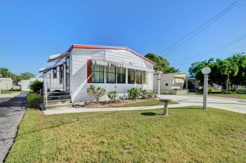 4035 Shady Ln, Boynton Beach, FL 33436-2338