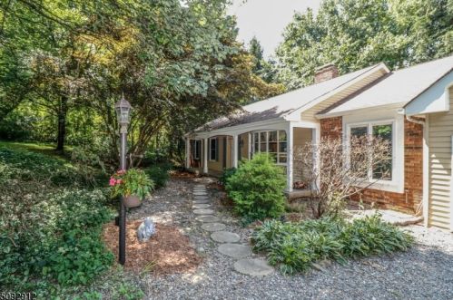 233 Mount Airy Rd, Glen Gardner, NJ 08826-3105