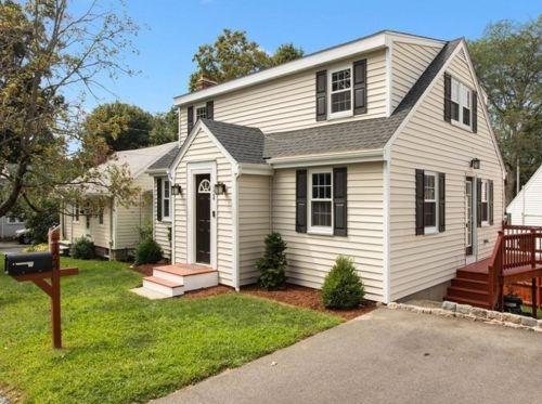 124 Phillips St, Weymouth, MA 02188-2617