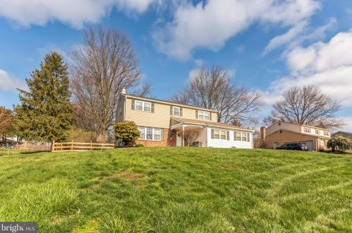 1371 Wick Ln, Blue Bell, PA 19422-3343