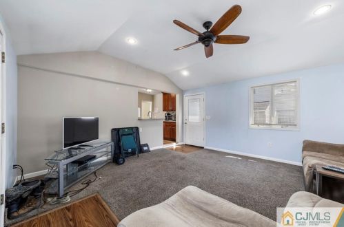 23 Victory Pl, East Brunswick NJ  08816-2232 exterior