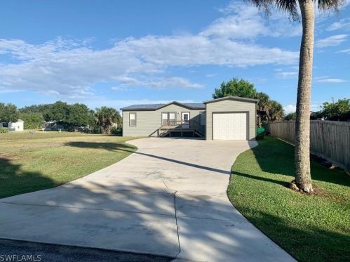 1102 Miller Dr, Moore Haven, FL 33471-5063