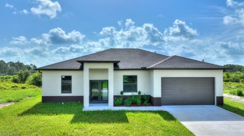 431 Pinafore Ave, Lehigh Acres, FL 33974-2408