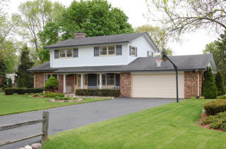 17425 Bedford Dr, Brookfield, WI 53045-1301