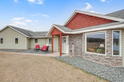 808 218th St, East Farmington, WI 54020-4518