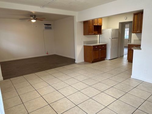1712 Cherry Ave, Long Beach CA  90806-5821 exterior