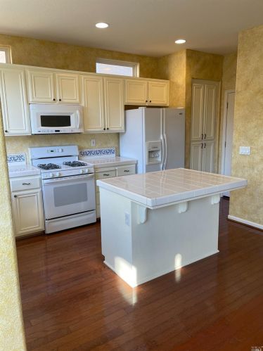 681 Decanter Cir, Windsor CA  95492-9630 exterior