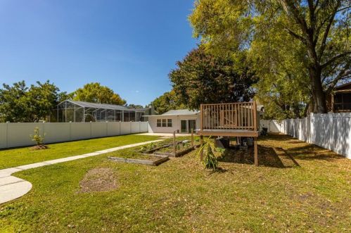 707 Shore Dr, Oldsmar FL  34677-4305 exterior