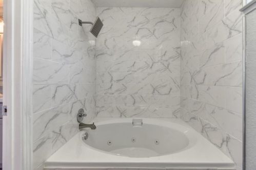 9262 Mapleview Way, Elk Grove CA  95758-5007 exterior