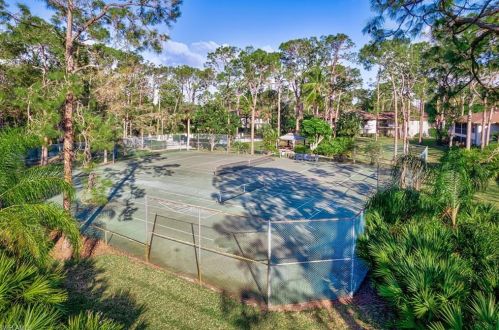 1915 Courtyard Way, Naples FL  34112-9341 exterior