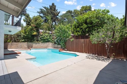 3653 El Caminito, Glendale CA 91214-1716 exterior