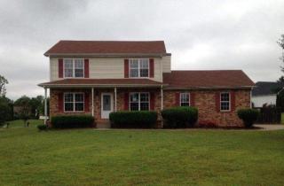 1001 Venison Ln, Clarksville, TN 37043-8404