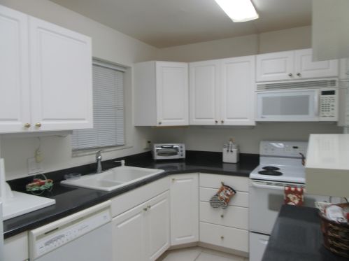 118 Lake Frances Dr, West Palm Beach, FL 33411-2321