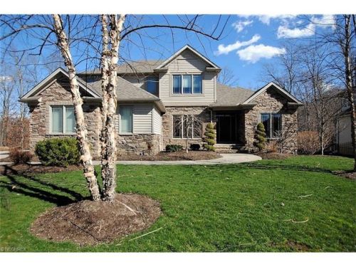 6577 Hyllwynd Cir, Cleveland, OH 44139-6720