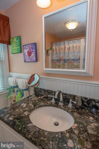 614 Westwind Dr, Berwyn PA  19312-1144 exterior