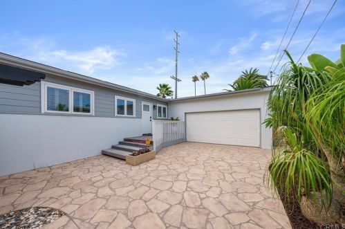 3838 Martha St, San Diego, CA 92117-1817
