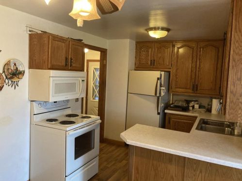 360 Bader St, Green Bay, WI 54302-3346