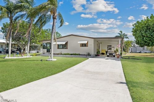 26248 Queen Mary Ln, Bonita Springs FL  34135-6536 exterior