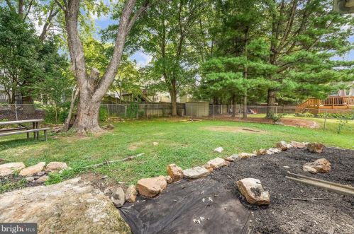 13439 Princedale Dr, Woodbridge VA  22193-3911 exterior