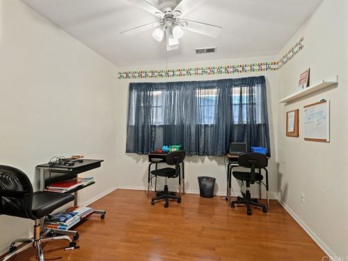 7356 Leescott Ave, Van Nuys CA  91406-2629 exterior